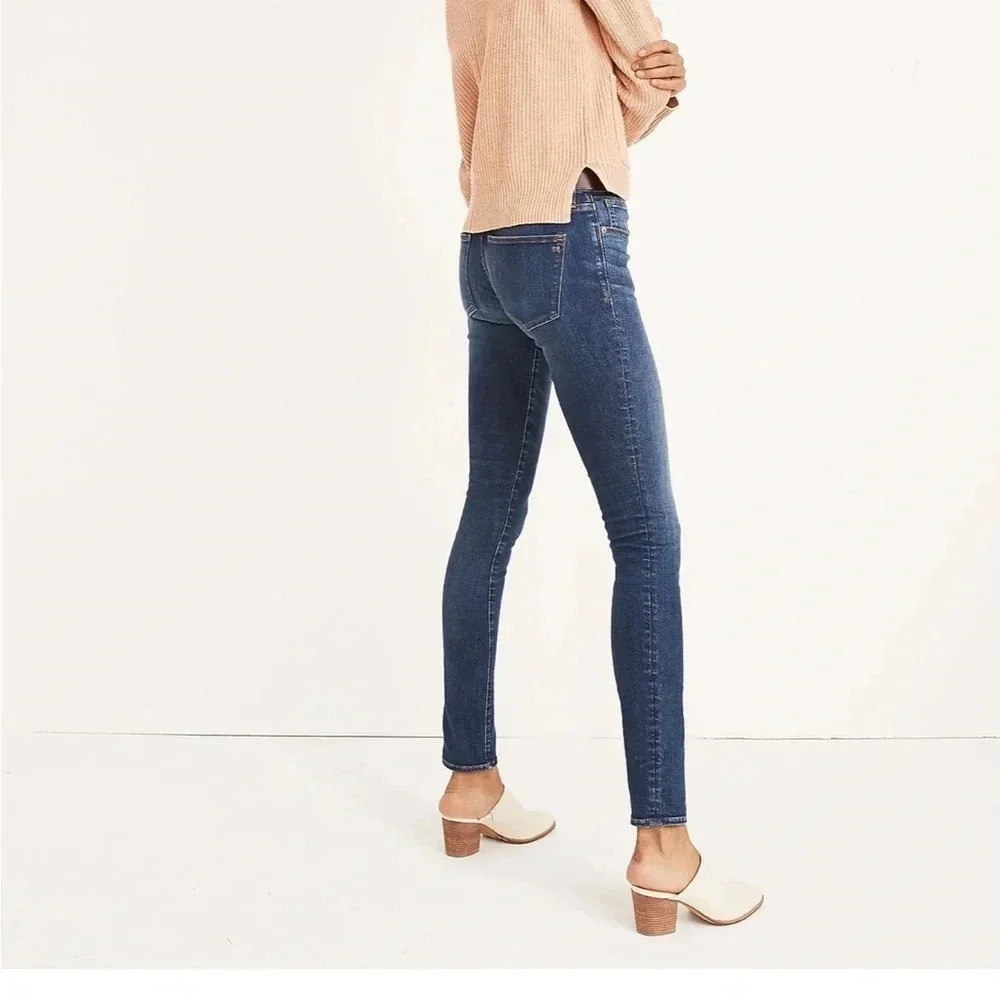Madewell 8” Skinny Jeans Dark wash‎